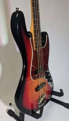 Fender - American Professional II Jazz Bass, Rosewood Fingerboard - 3-Colour Sunburst 5